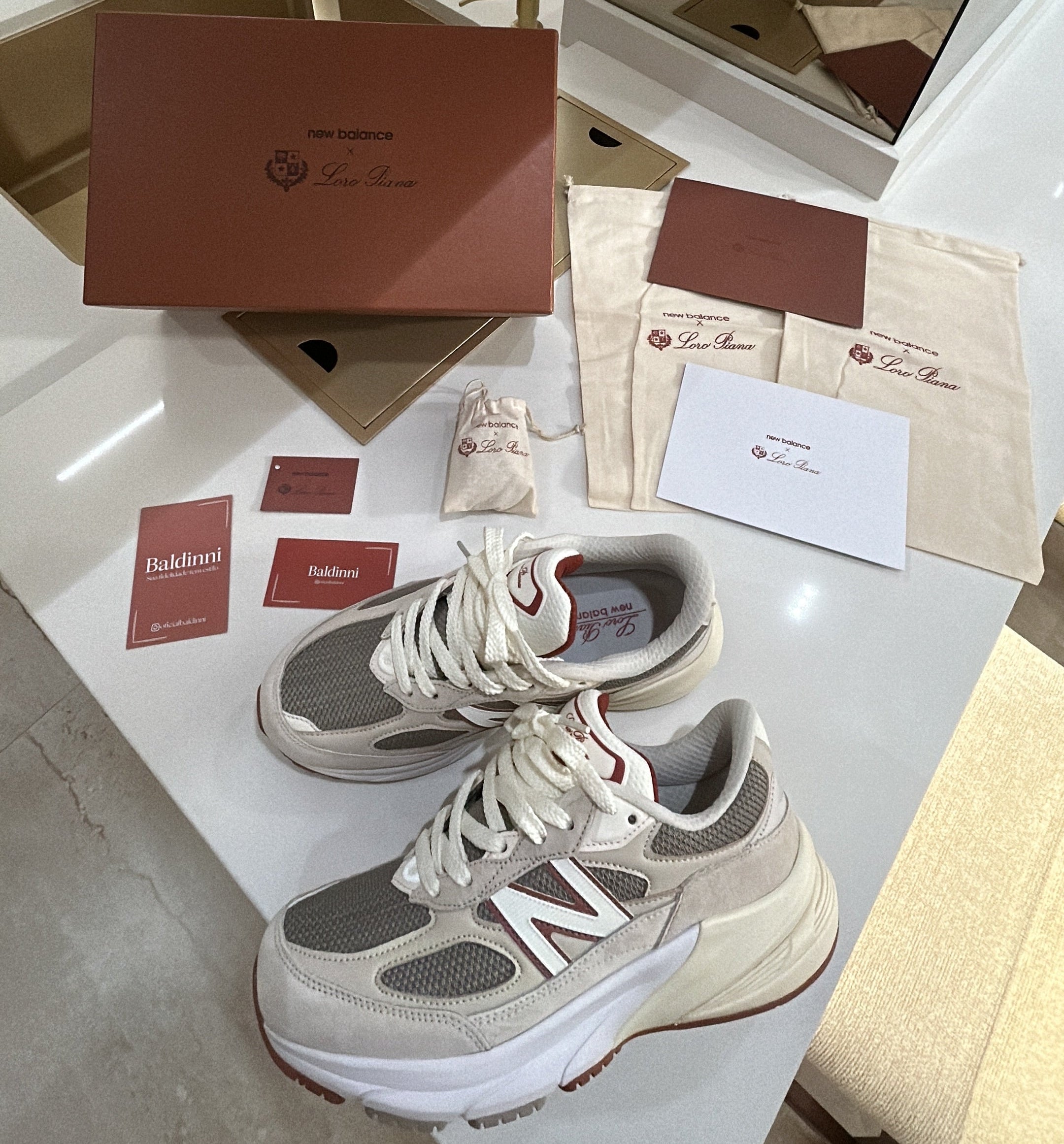 Tênis New Balance X Loro Piana X 990V6
